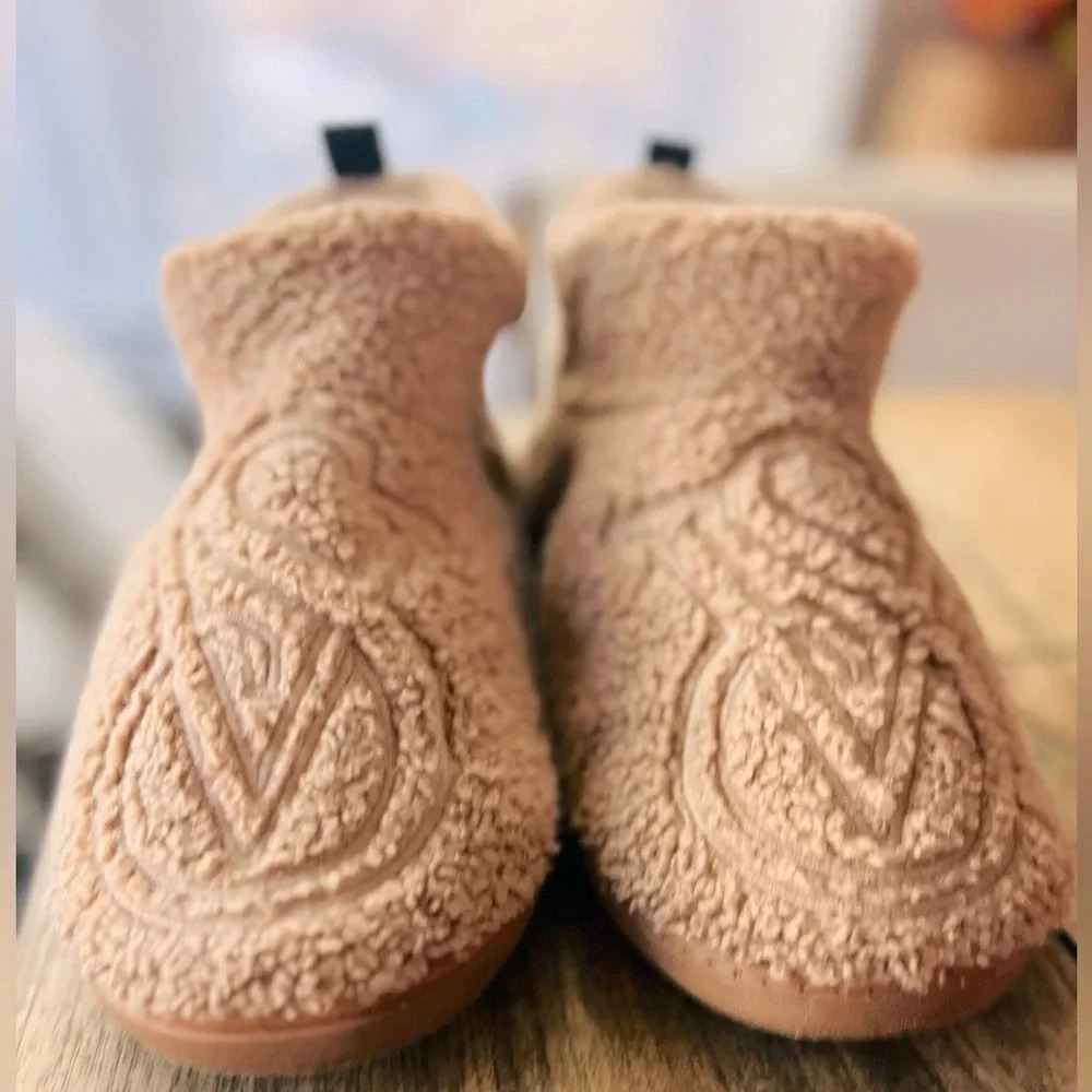 Victorias Secret Fleece Slippers Booties Boots Hard Bottom Color Camel Large L